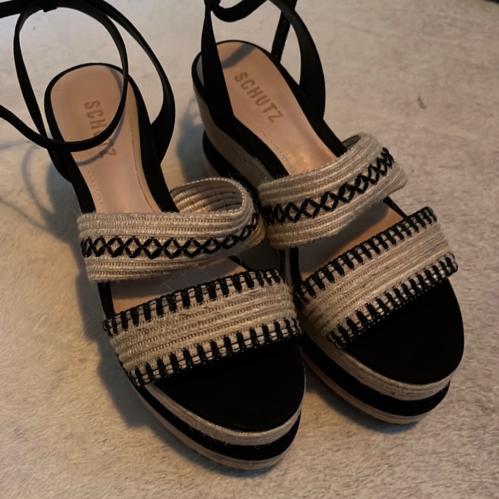 Schutz never worn size 9